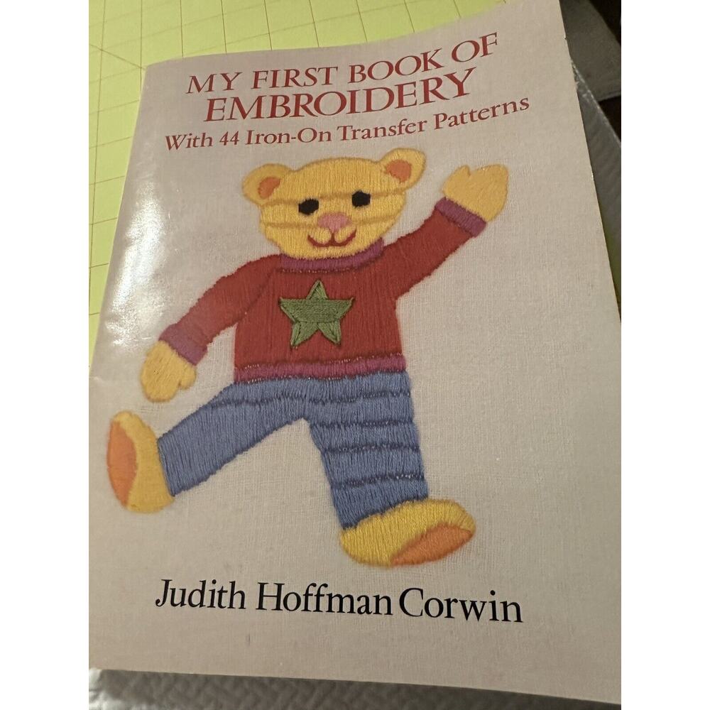 My First Book‎ of Embroidery: With 44 Iron-on Transfer Patterns - Unused